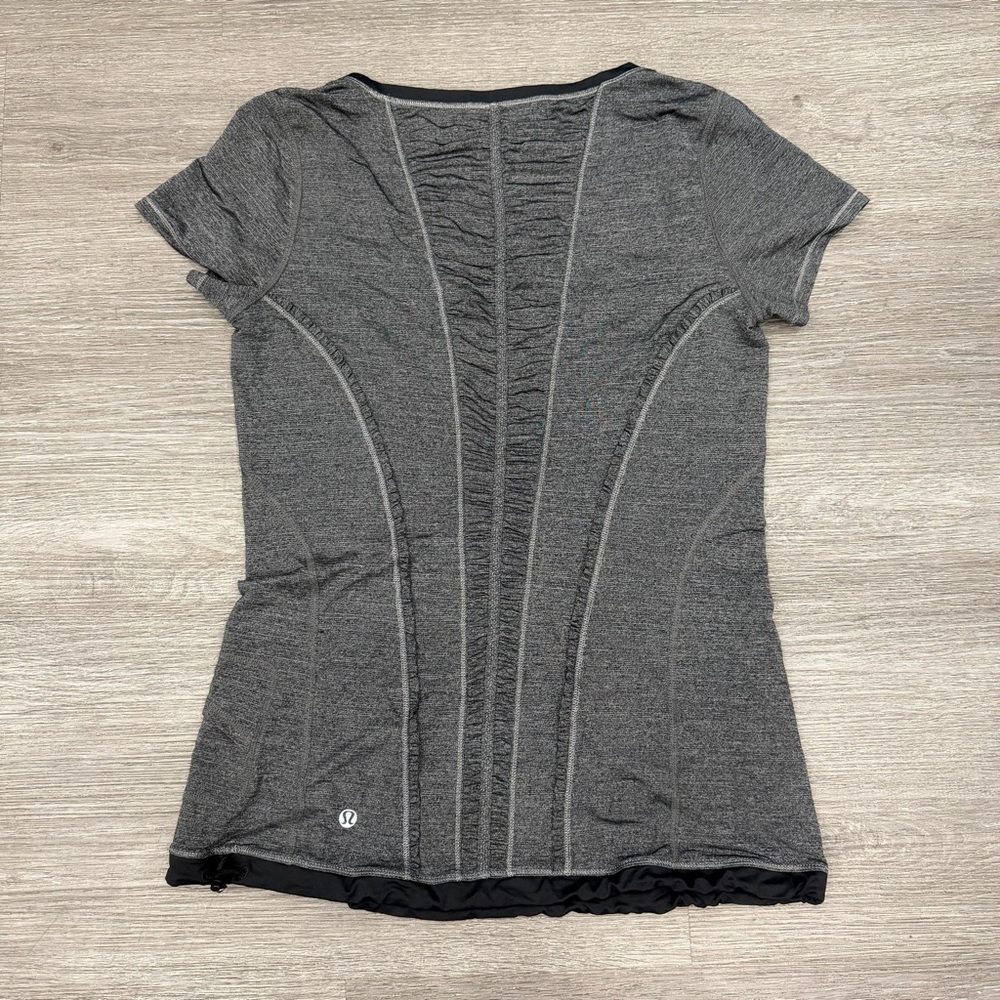 Lululemon Run: Back On Track Short Sleeve Tech Size 8 - Picture 5 of 6
